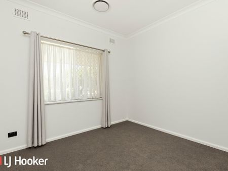 3-Bedroom Home for Rent in South Tamworth - Photo 4