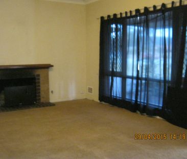 Overseas and locals all welcome. Large 3x1 house on l/up yard. gas ... - Photo 2