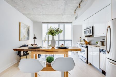 For Lease - 2 Gladstone Avenue Unit# 208, Toronto, Ontario - Photo 2