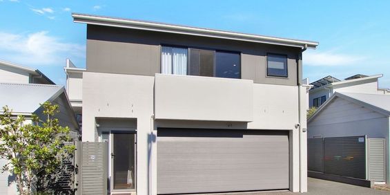 Fully Furnished Studio - Photo 3