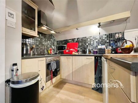 1 bedroom apartment to rent - Photo 4