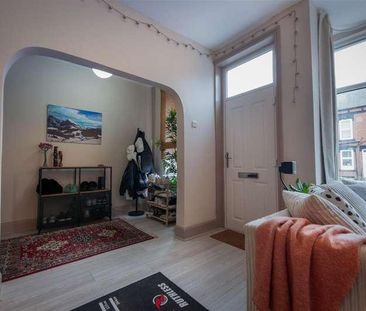 St. Hildas Mount, Leeds, LS9 - Photo 5