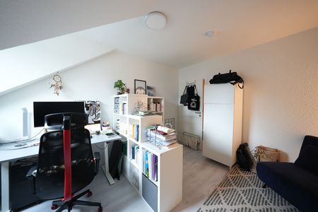 Gemütliche, grundsanierte Dachgeschosswohnung (2. OG) in begehrter Lage von Bockum - Photo 3