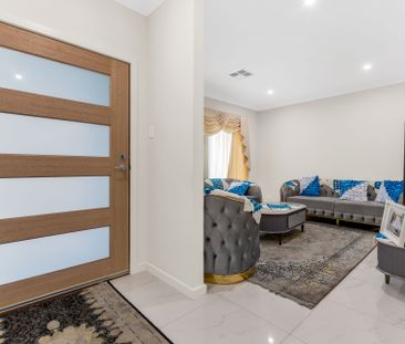 Lovely Four Bedroom Home - Photo 3