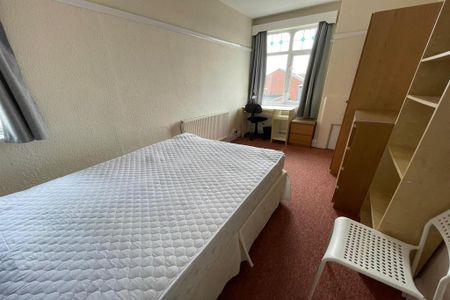 4 bedroom apartment to rent - Photo 5