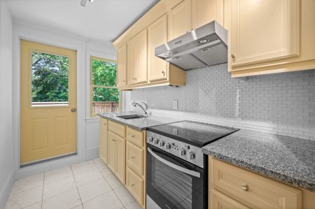 For Lease - 18 Castle Frank Crescent Unit# Third, Toronto, Ontario - Photo 5