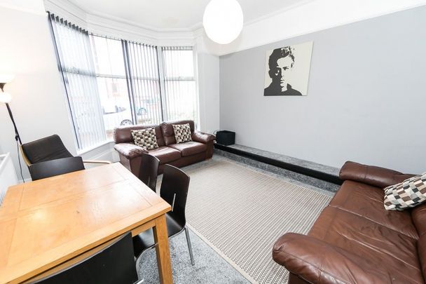 Headingley Avenue, Leeds - Photo 1