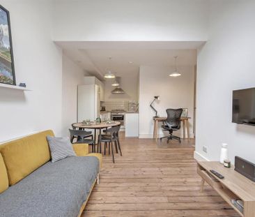 2 bedroom maisonette to rent - Photo 3