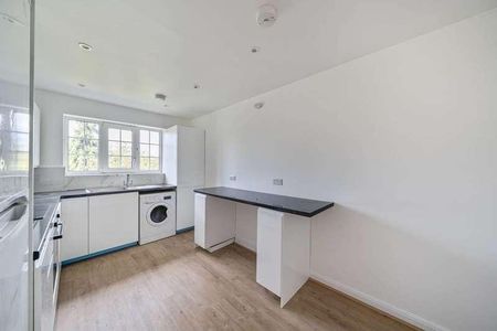 Belmont Close, Cockfosters, EN4 - Photo 3