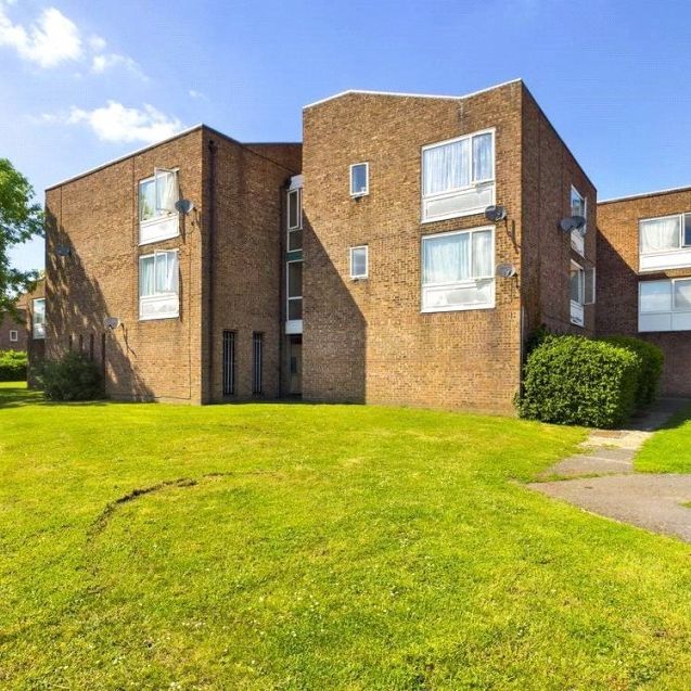 Whitley Close, Stanwell, Staines-upon-Thames,TW19 - Photo 1