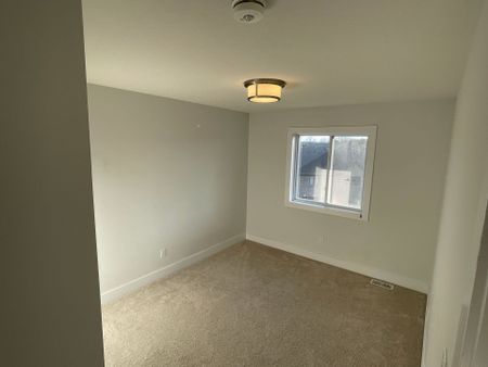 For Lease - 167 Forest Creek Drive, Kitchener, Ontario - Photo 4