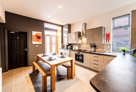 ✅ Luxury 5-Star Houseshare | All-Inclusive Room 2 - Executive Double - Photo 2