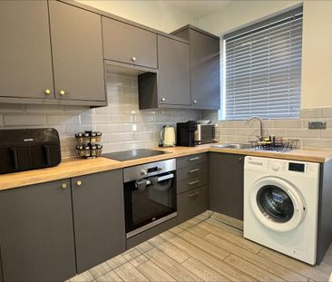 3 bedroom terraced house to rent - Photo 3