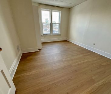 For Lease - 144 Bradford Street Unit# 1, Barrie, Ontario - Photo 1