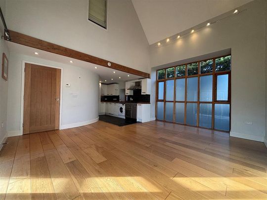 3 bedroom barn conversion to rent - Photo 1