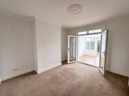 3 bedroom semi-detached house to rent - Photo 2