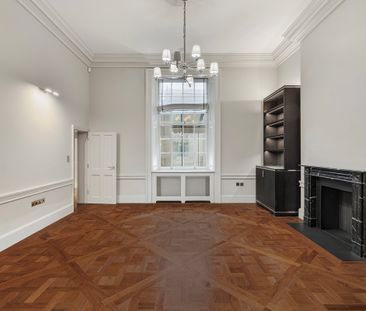 Eaton Place Living with Private Courtyard and Media Room - Photo 2