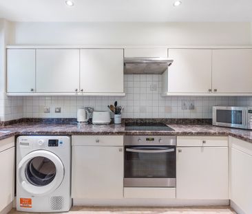 Selhurst Close, London, SW19 ground floor flat to rent - Photo 6