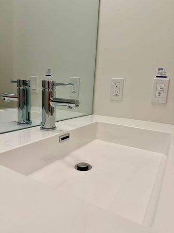 For Lease - 8 Interchange Way Unit# 4615, Vaughan, Ontario - Photo 4