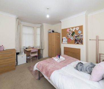 6 bedroom terraced house to rent - Photo 5