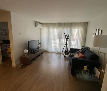 Superbe CONDO 1 CHAMBRE De Luxe Meublé - Photo 1