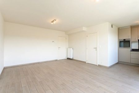 Energiezuinig app te huur, met 2 slpks, terras, autostaanplaats en kelder - Photo 4