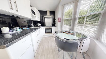 2 bedroom flat to rent - Photo 3