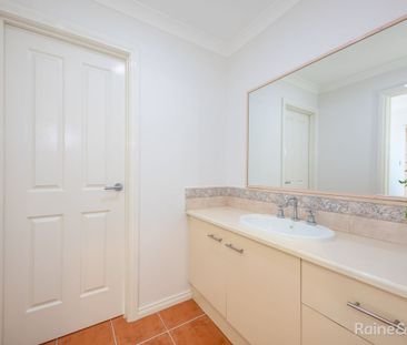 Beautiful Family Home - Photo 6