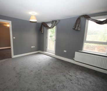 Flat to rent on - Photo 4