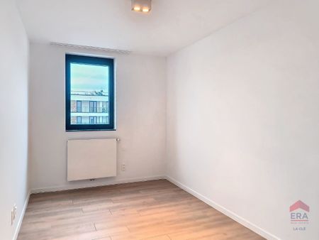 A LOUER : SUPERBE APPARTEMENT 2CH AU COEUR DE JAMBES - Foto 5