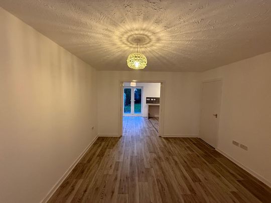 3 bedroom terraced house to rent - Photo 1