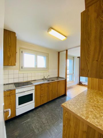 "Grossräumige, helle Wohnung mit Balkon und herrlicher Aussicht" - Photo 5