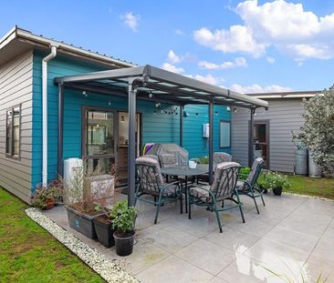 Modern living in fabulous location! - Photo 1