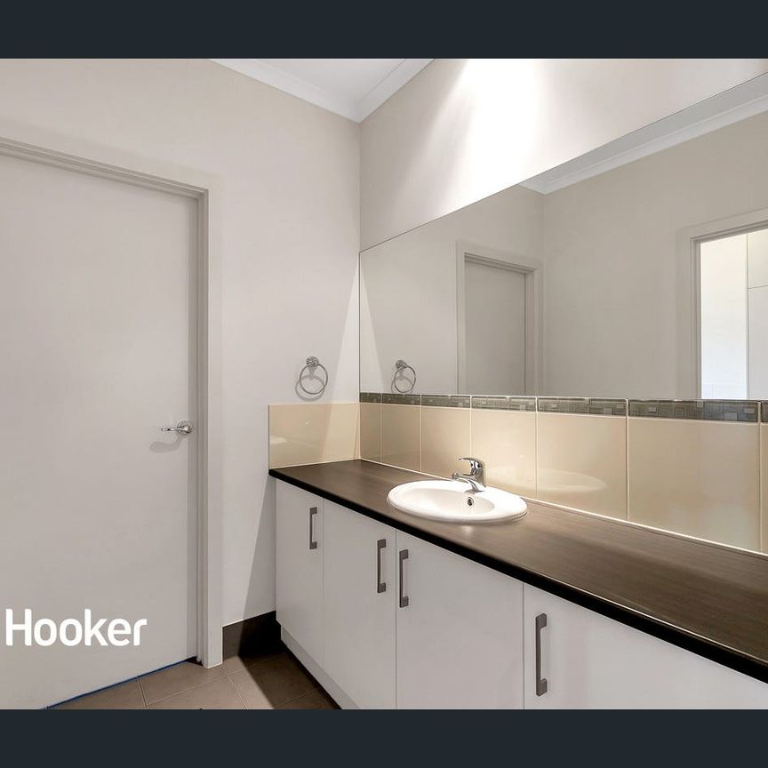 Family Home! - Photo 1