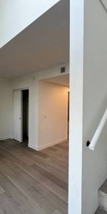 Newly Built Livework, 2 Bedroom, 2 Bath, Pet Friendly, Rooftop Lounge! - Photo 3