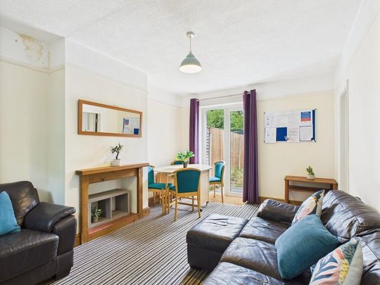 4 bedroom terraced house to rent - Photo 1