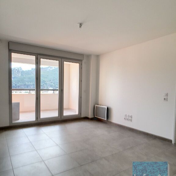 Appartement 2 pièces 41m2 MARSEILLE 11EME 785 euros - Photo 1