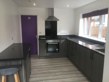 4 bedroom house to rent - Photo 2