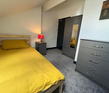 4 bedroom terraced house to rent - Photo 6