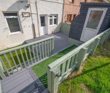 3 bedroom terraced house to rent - Photo 6