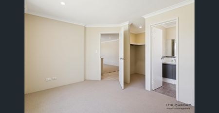 Spacious Family Home with Large Backyard - Photo 5