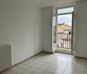 NIMES P2 AVEC TERRASSE 20 RUE VILLARS - Photo 2