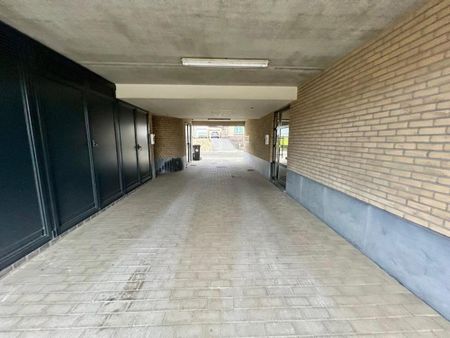 Hedendaags, instapklaar appartement met 2 slaapkamers, terras en garage - Foto 5