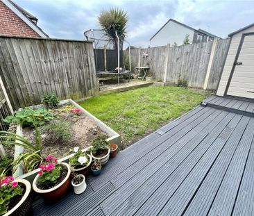 Natasha Gardens, Poole, Dorset, BH12 - Photo 3