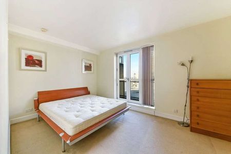 One bedroom apartment situated on the 4th floor of a prestigious development. - Photo 4