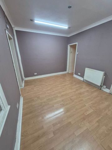 2 Bed Detached House, Willett Road, CR7 - Photo 3