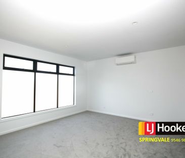 BRAND NEW TOWNHOUSE - Photo 4