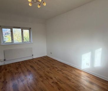 Woodside Road, Guildford - 3 bedrooms Property for lettings - Seymours - Photo 4