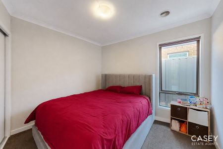 98 Yaralla Circuit, Clyde - Photo 2
