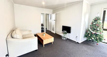 Spacious 3-bedroom home in a quite Milford crescent - Photo 2